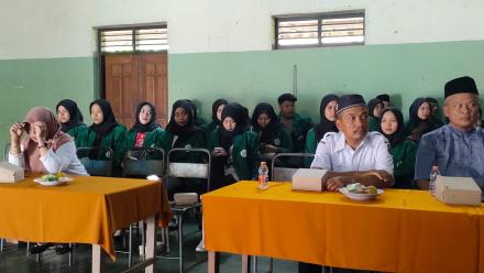 PEMBUKAAN KKN MAHASISWA UIN TULUNGAGUNG DI MALASAN